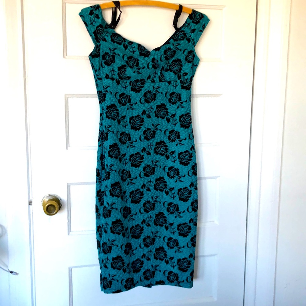 Sexy Homeyee Off Shoulder Teal Sz 4 Pencil Dress with Black Velvet Rose Design